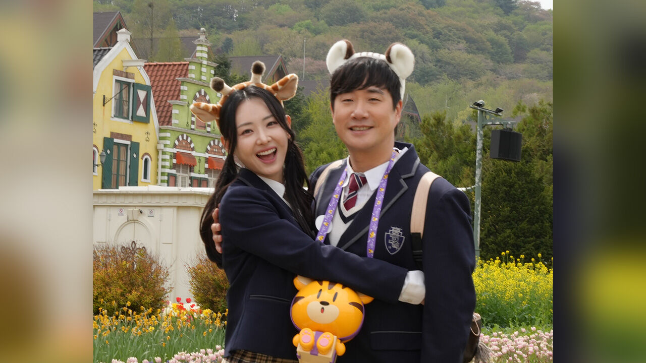 다영의 임신 공식 확인과 방송 활동을 보여 주는 이미지