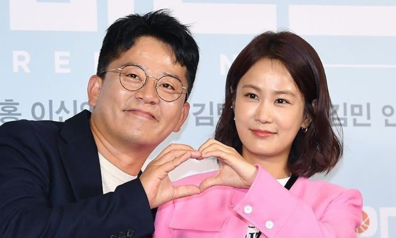 김지민의 임신 발표와 방송 활동 근황을 설명하는 이미지