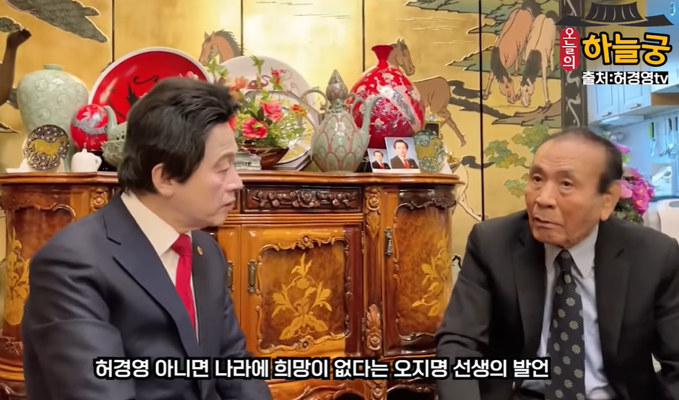 오지명의 향후 공식 작품 발표를 기다리는 흐름을 표현한 이미지